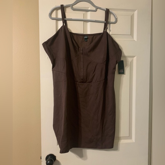 Brown Dress - Picture 1 of 3